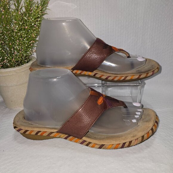 CLARK'S ARTISAN LEATHER THONG SANDAL IN BROWN AND ORANGE WOMENS SIZE 8.5 GUC - Picture 3 of 10